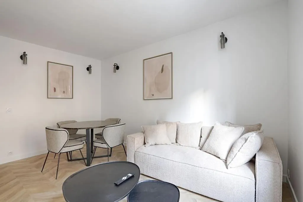 Saussier Ternes Charming Apartment 4P パリ