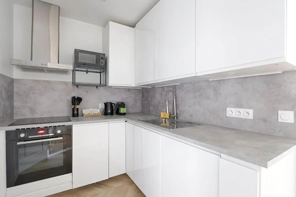 Saussier Ternes Charming Apartment 4P Paris France
